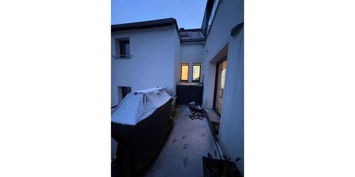 Etagenwohnung Hattingen - 5 Zimmer, 125 m&sup2;, 1.200&euro; | Angebot:25650066