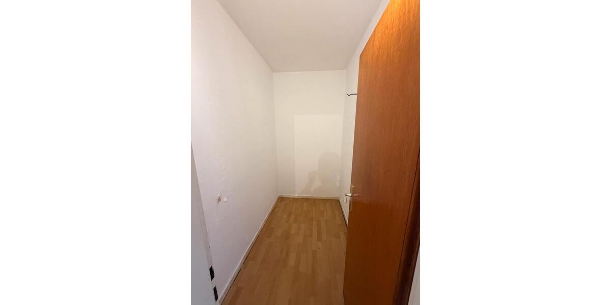 Etagenwohnung Duisburg Duisburg-Mitte - 2 Zimmer, 65 m&sup2;, 710&euro; | Angebot:27536548
