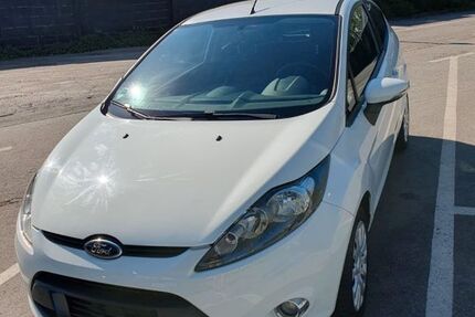 Ford Fiesta 112.564 km 4.000 &euro; Haan 42781