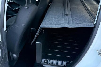 Peugeot 208 145.000 km 5.950 &euro; Düsseldorf 40237