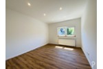 Einfamilienhaus mit 5 Zimmern und 2 Bädern, großem Garten ideal für Familien. Komplett saniert! - Einfamilienhaus Düsseldorf / Rath Rath | Angebot:27190569