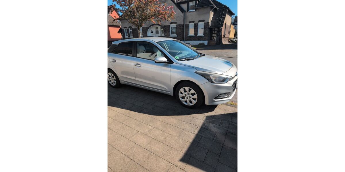 Hyundai i20 39.000 km 8.700 &euro; Duisburg 47137