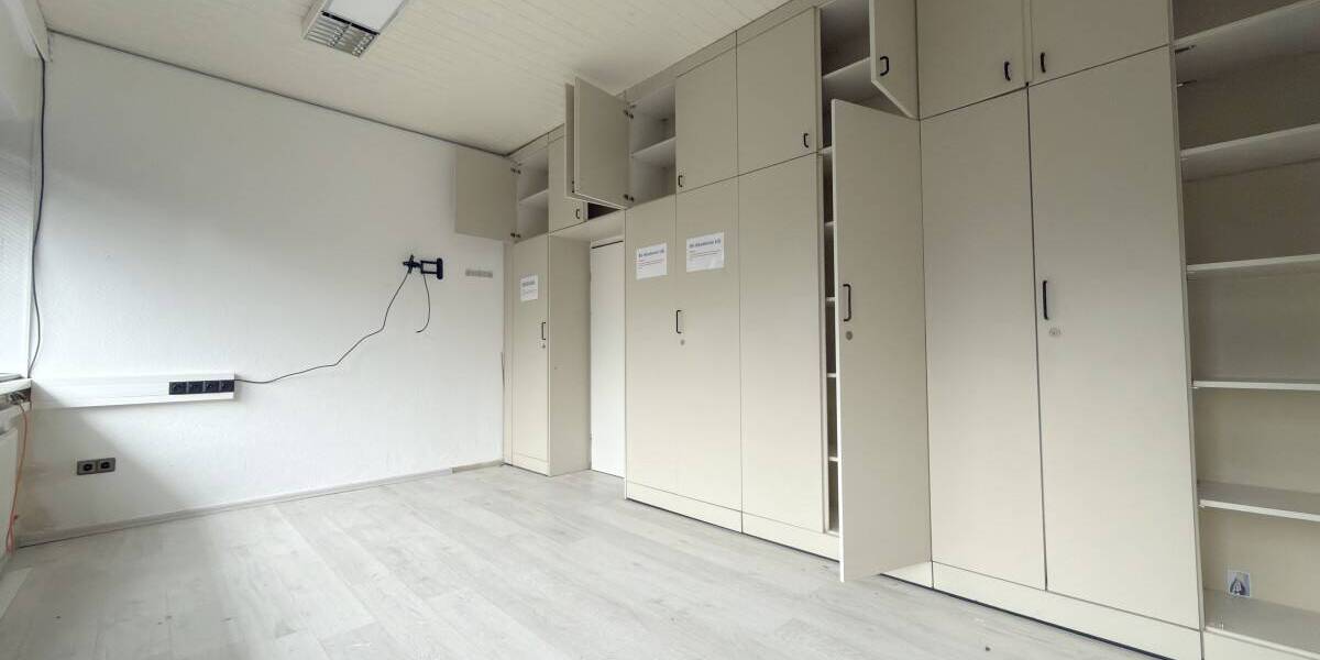 Gewerbeobjekt Oberhausen Lirich-Nord - 9 Zimmer, 2.300&euro; | Angebot:26585910