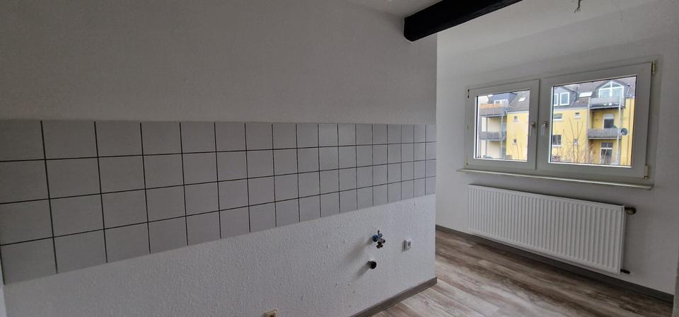 Dachgeschoßwohnung Hattingen - 2.5 Zimmer, 60 m&sup2;, 400&euro; | Angebot:25349114