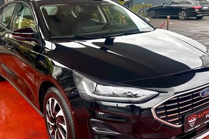 Ford Focus 14.776 km 21.499 &euro; Düsseldorf 40589