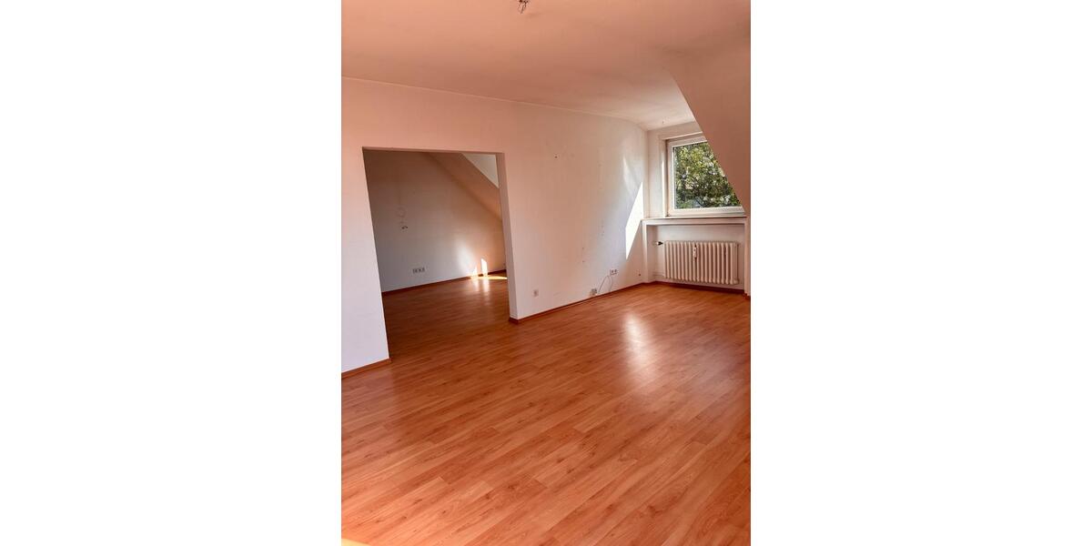 Dachgeschoßwohnung Erkrath - 3 Zimmer, 85 m&sup2;, 890&euro; | Angebot:26329360