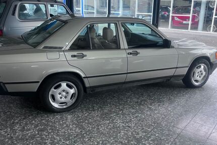 Mercedes-Benz 190 268.000 km 6.000 &euro; Gelsenkirchen 45892