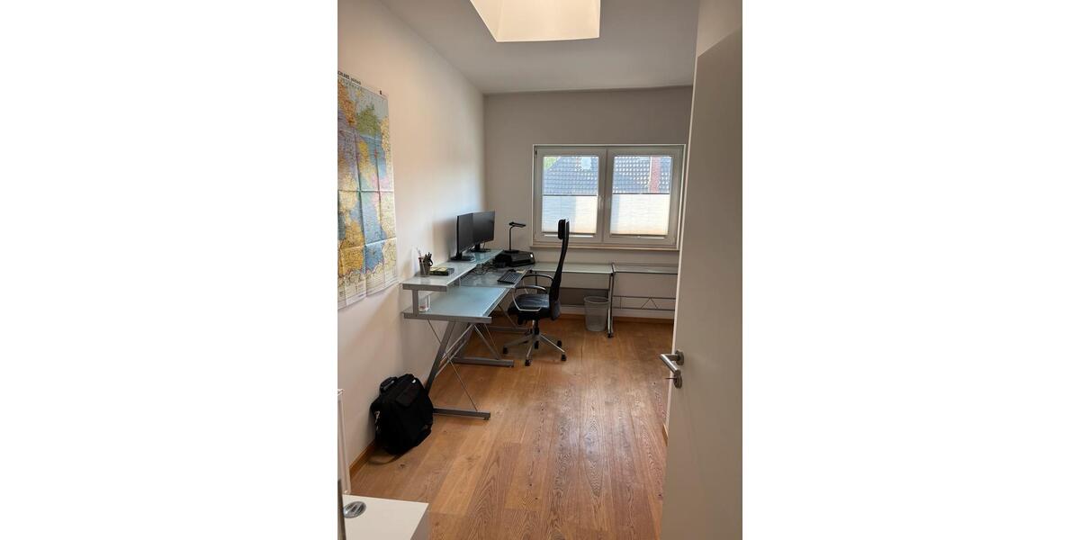 Dachgeschoßwohnung Duisburg - 3.5 Zimmer, 115 m&sup2;, 279.000&euro; | Angebot:27446900