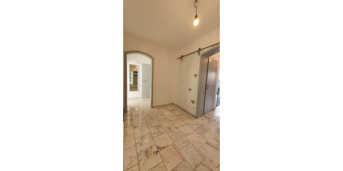 Etagenwohnung Duisburg Rahm - 4 Zimmer, 130 m&sup2;, 1.695&euro; | Angebot:25854102
