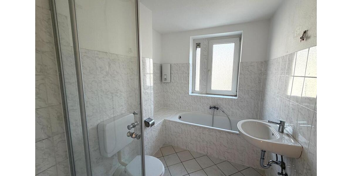 Etagenwohnung Duisburg - 4 Zimmer, 110 m&sup2;, 1.300&euro; | Angebot:25824080