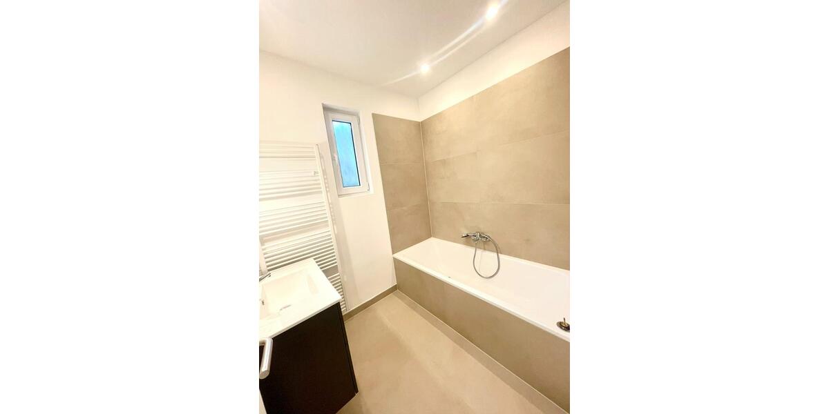 Maisonettenwohnung Düsseldorf Stadtbezirk 6 - 7 Zimmer, 185 m&sup2;, 2.900&euro; | Angebot:25960261