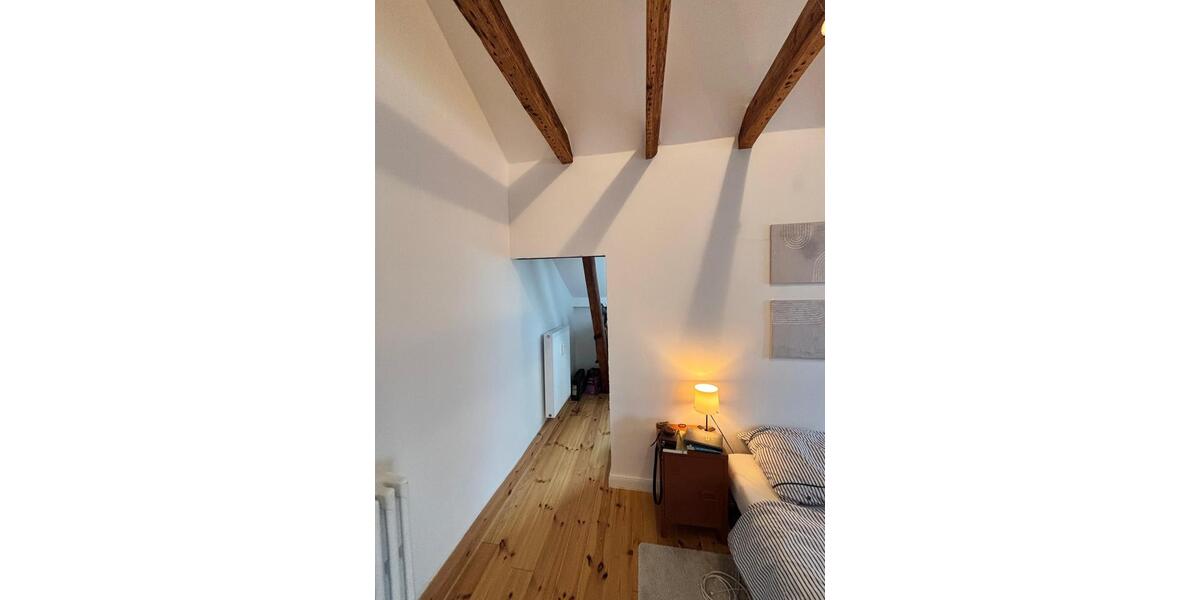 Dachgeschoßwohnung Duisburg Laar - 3 Zimmer, 77 m&sup2;, 725&euro; | Angebot:25343395