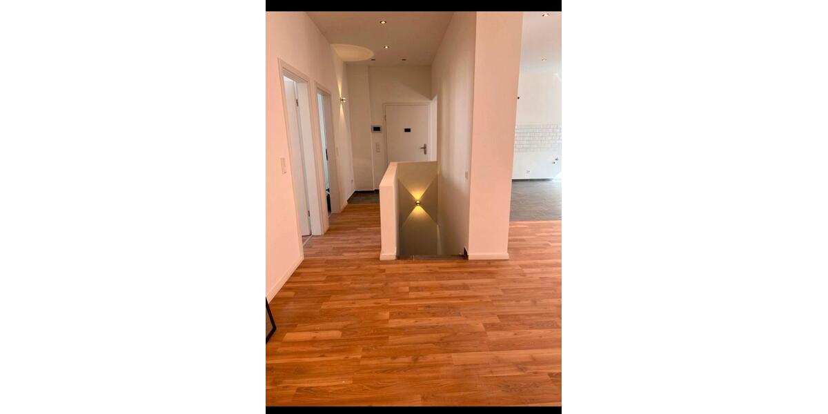 Etagenwohnung Remscheid Lüttringhausen - 4 Zimmer, 124 m&sup2;, 320.000&euro; | Angebot:27499378