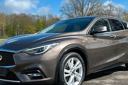 INFINITI Q30 134.000 km 11.990 &euro; Neukirchen-Vluyn 47506