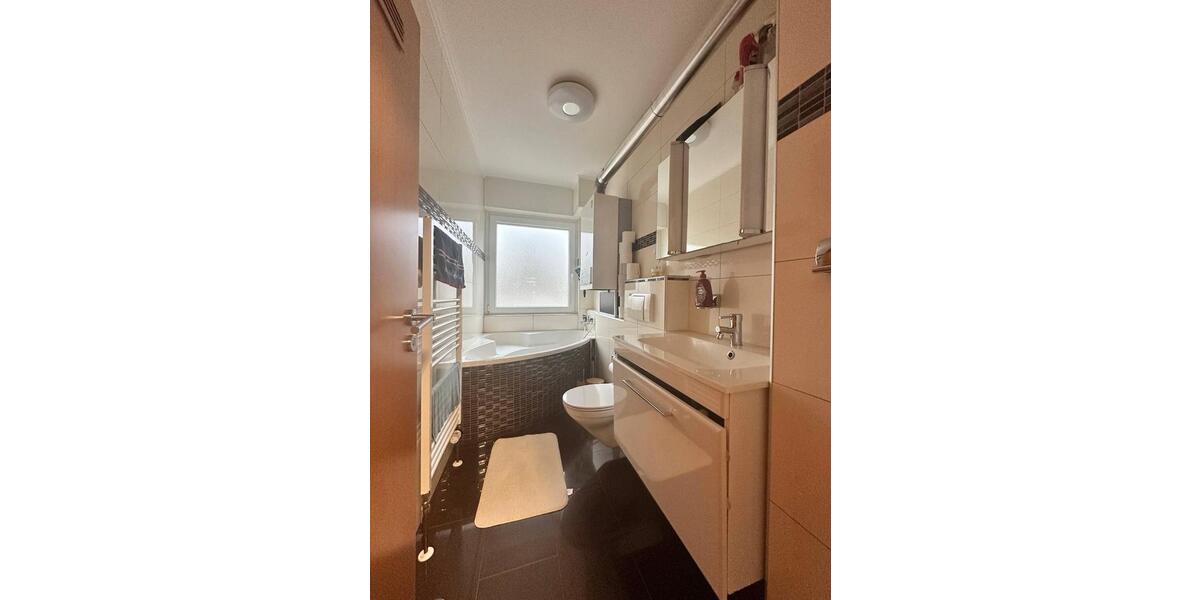 Erdgeschoßwohnung Essen Stadtbezirk V - 6 Zimmer, 130 m&sup2;, 290.000&euro; | Angebot:24816188