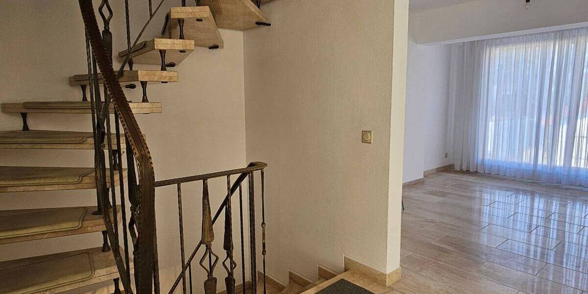 Einfamilienhaus Solingen Gräfrath - 3 Zimmer, 140 m&sup2;, 1.680&euro; | Angebot:26502717
