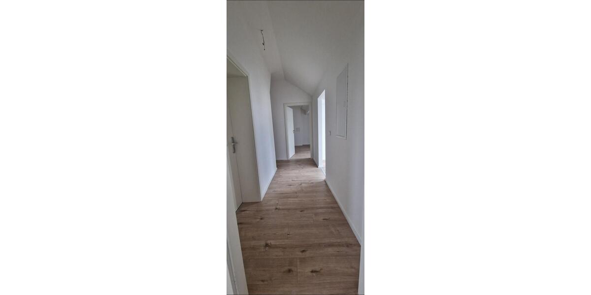 Dachgeschoßwohnung Bottrop - 2 Zimmer, 75 m&sup2;, 900&euro; | Angebot:24803225