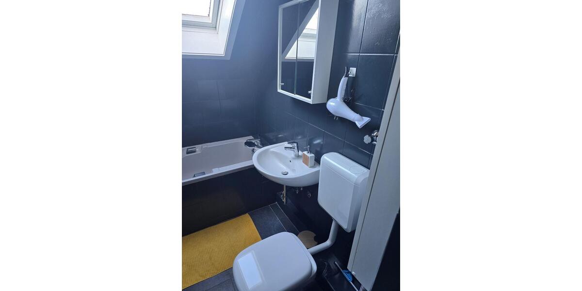 Dachgeschoßwohnung Ratingen - 2 Zimmer, 50 m&sup2;, 650&euro; | Angebot:25272327