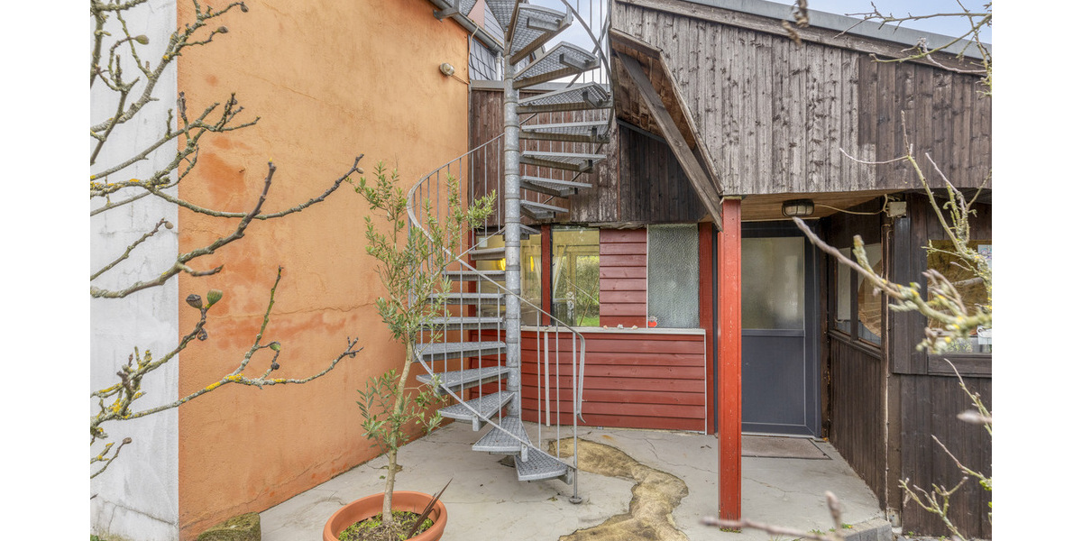 Großzügiges Ein- oder Zweifamilienhaus mit Charme, Gartenparadies & vielen Möglichkeiten - Einfamilienhaus Leichlingen | Angebot:25269338