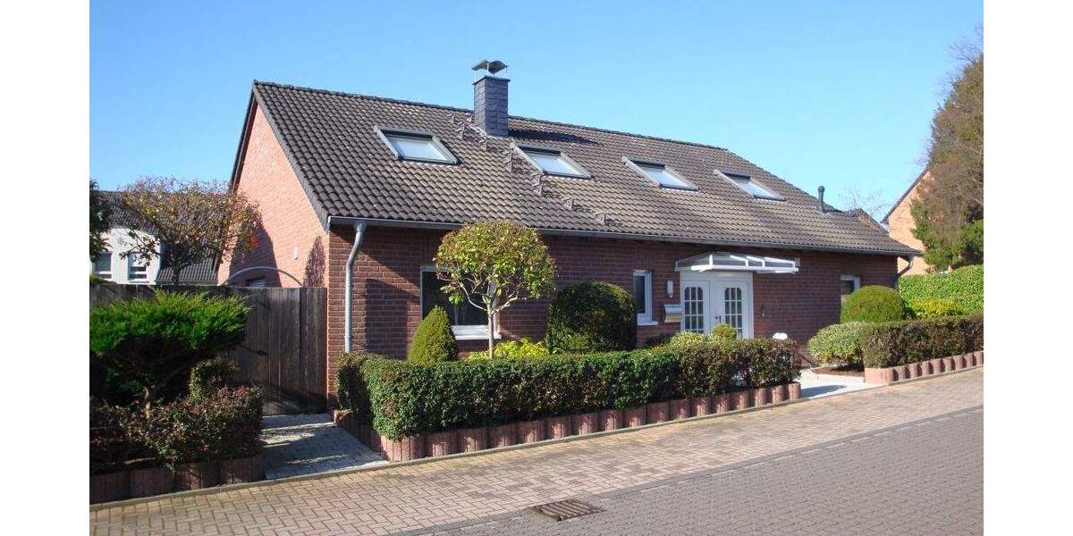 Einfamilienhaus Langenfeld Richrath - 6 Zimmer, 220 m&sup2;, 850.000&euro; | Angebot:25802492