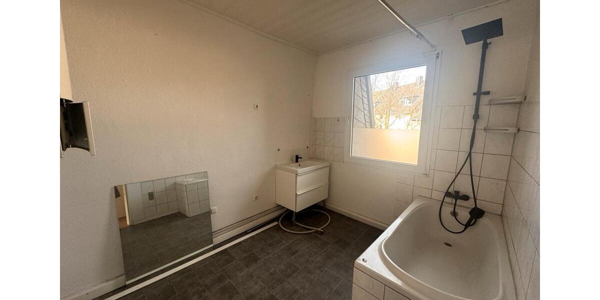 Etagenwohnung Essen Stadtbezirk III - 2 Zimmer, 85 m&sup2;, 650&euro; | Angebot:25967652