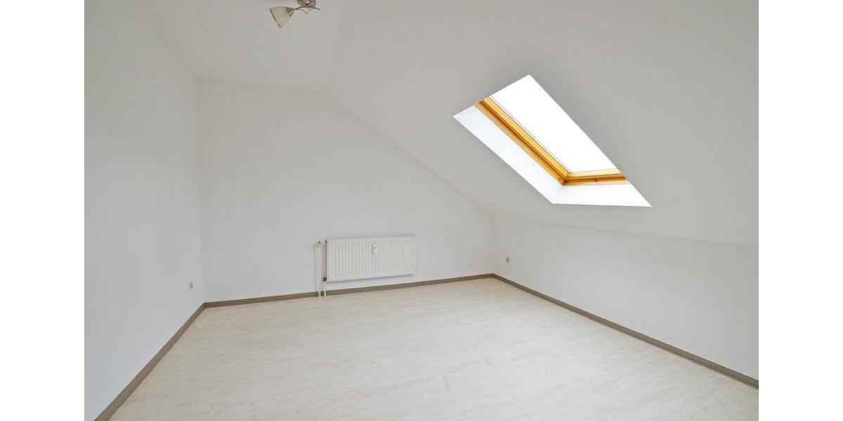 Dachgeschoßwohnung Duisburg Walsum - 3 Zimmer, 72 m&sup2;, 585&euro; | Angebot:25765138