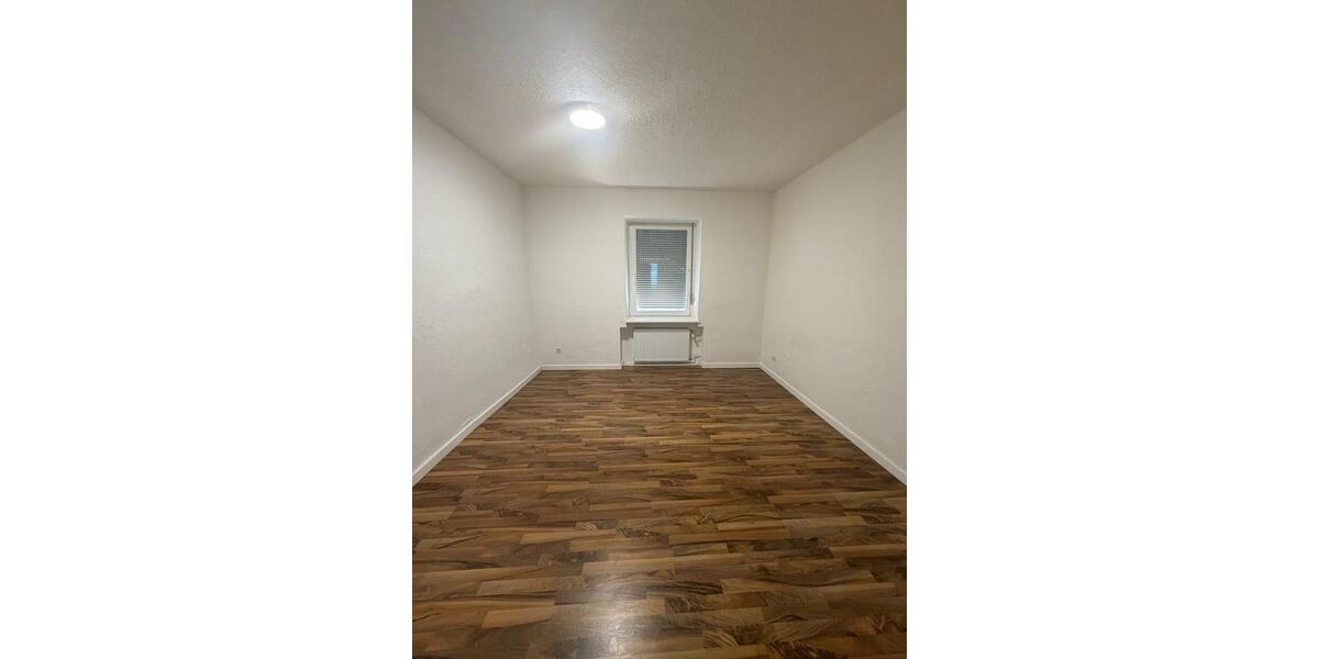 Erdgeschoßwohnung Essen Stadtkern - 1.5 Zimmer, 30 m&sup2;, 475&euro; | Angebot:27544196