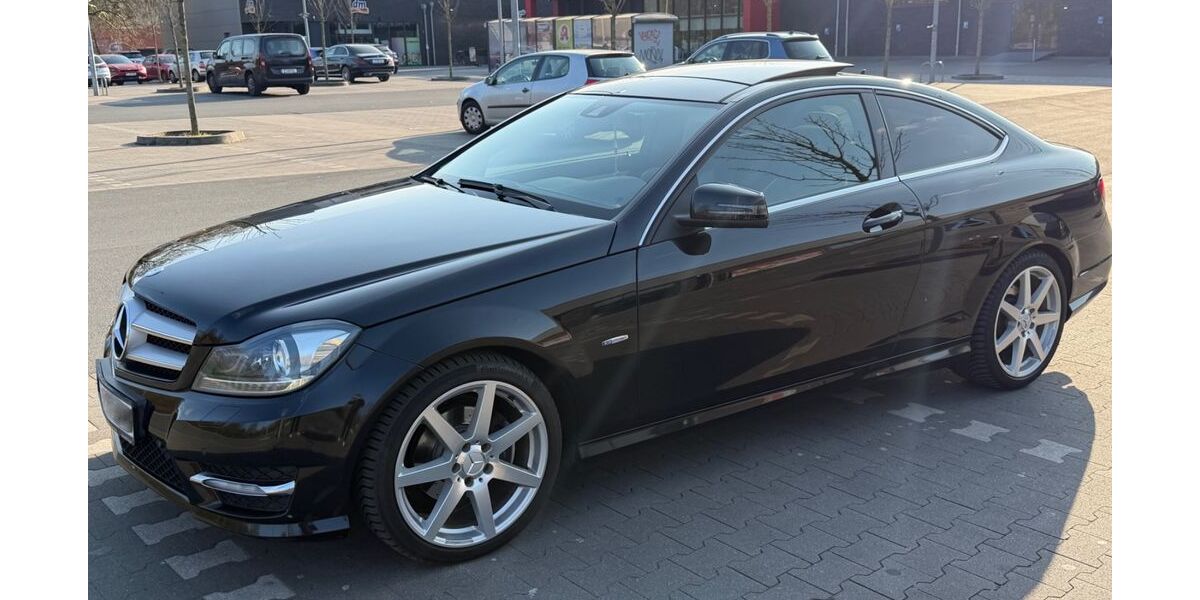 Mercedes-Benz C 250 148.000 km 14.000 &euro; Essen 45141
