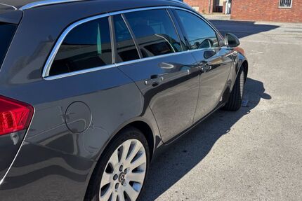 Opel Insignia 135.000 km 8.950 &euro; Dormagen 41539