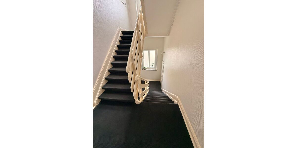 Repräsentative Bürofläche mit Stuckdecken in Düsseldorf-Pempelfort - Gewerbeobjekt Düsseldorf Pempelfort | Angebot:26801901