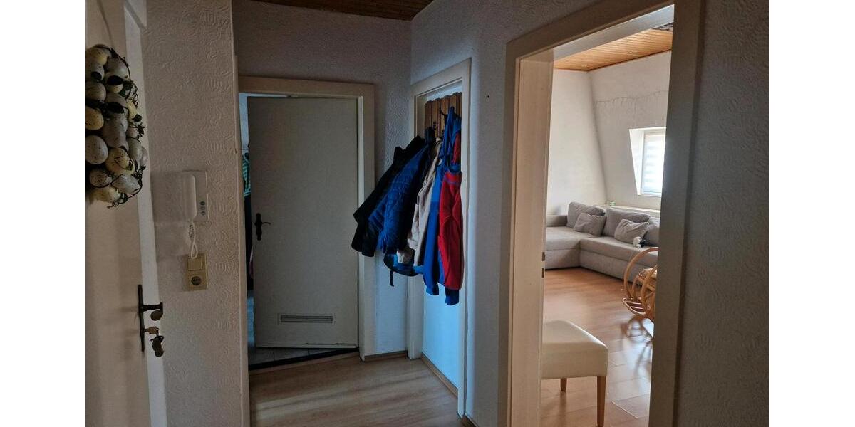 Dachgeschoßwohnung Krefeld - 3 Zimmer, 76 m&sup2;, 895&euro; | Angebot:25916585