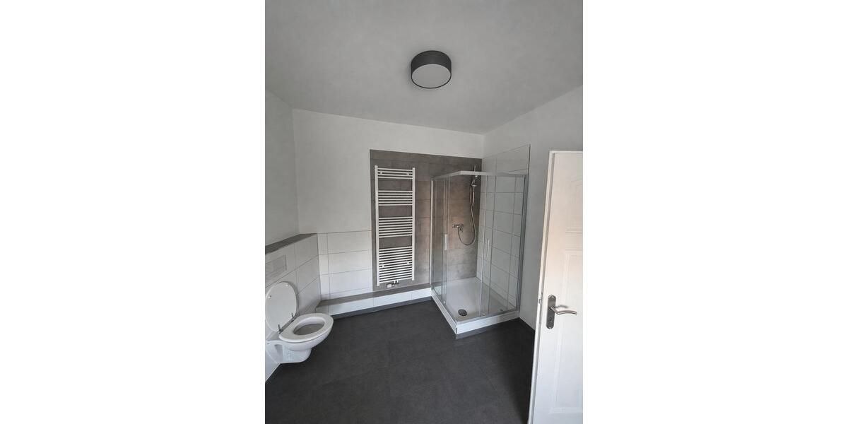 Dachgeschoßwohnung Duisburg Mittelmeiderich - 3 Zimmer, 93 m&sup2;, 750&euro; | Angebot:26414549