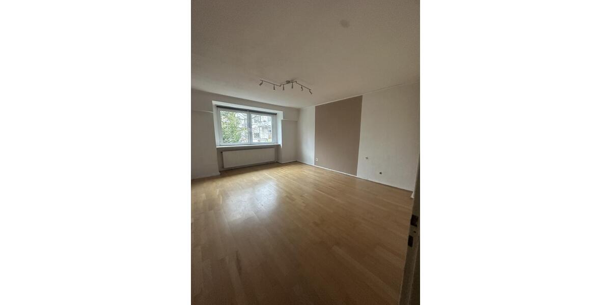 Etagenwohnung Wuppertal Gemarkung Langerfeld - 4 Zimmer, 107 m&sup2;, 980&euro; | Angebot:25648690