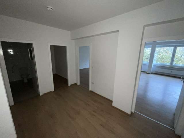 Etagenwohnung Essen Stadtkern - 3 Zimmer, 96 m&sup2;, 919&euro; | Angebot:23653942