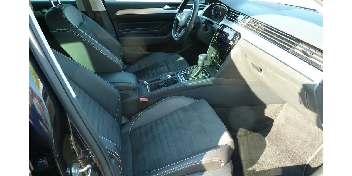 VW Passat Variant R-Line 2.0 TDI DSG Leder Navi LED 135.000 km 21.900 &euro; Ratingen 40885