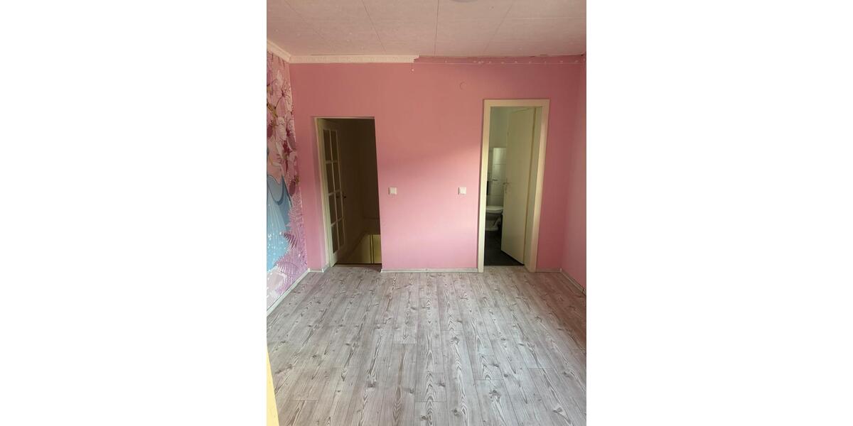 Erdgeschoßwohnung Grevenbroich - 3 Zimmer, 72 m&sup2;, 1.000&euro; | Angebot:25640107