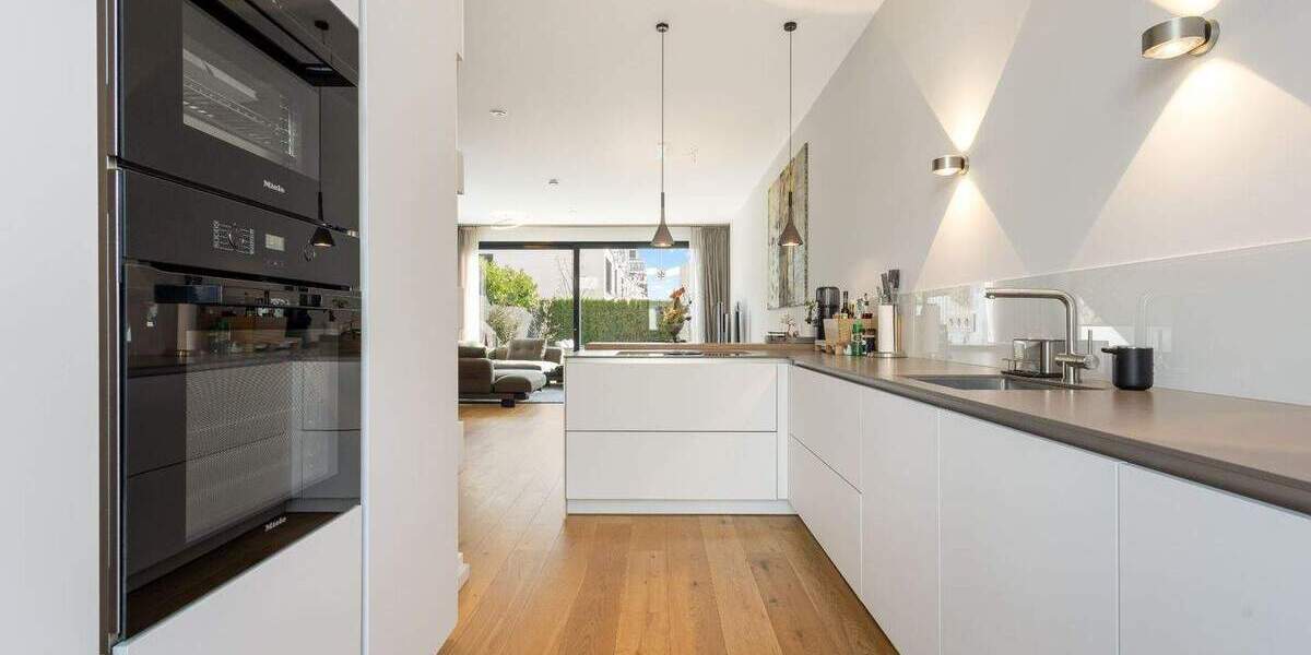 Einfamilienhaus Düsseldorf Mörsenbroich - 5 Zimmer, 221 m&sup2;, 1.990.000&euro; | Angebot:25929371