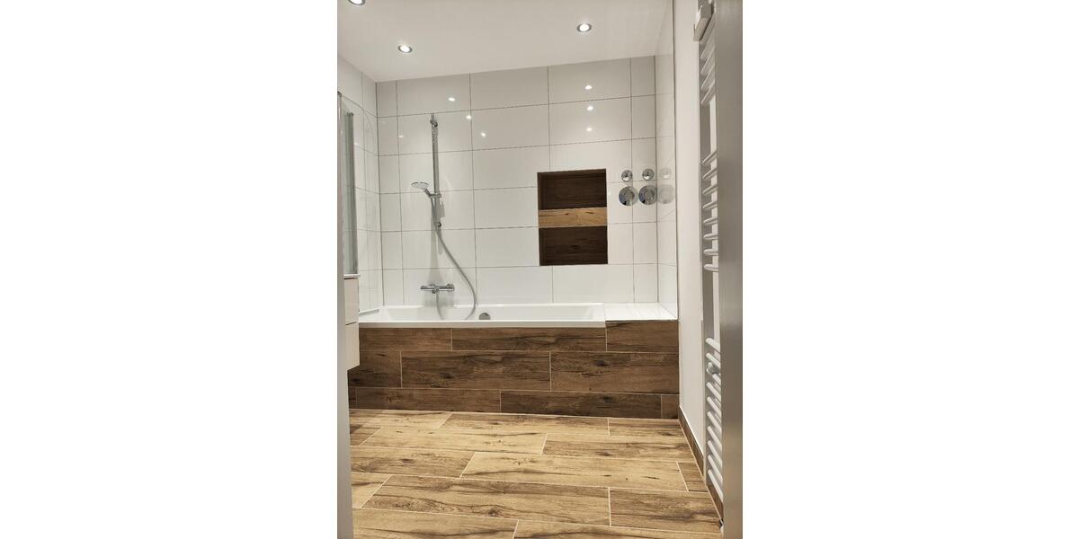 Etagenwohnung Oberhausen - 2 Zimmer, 82 m&sup2;, 740&euro; | Angebot:25404192