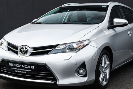 Toyota Auris 55.300 km 15.750 &euro; Solingen 42655