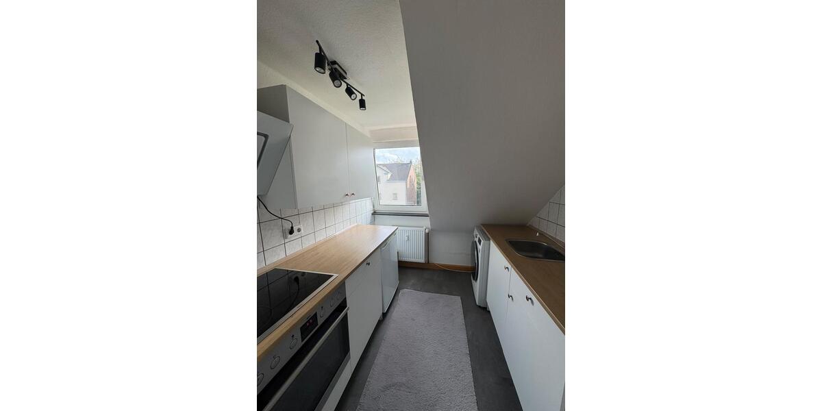 Dachgeschoßwohnung Gelsenkirchen Ückendorf - 2.5 Zimmer, 50 m&sup2;, 450&euro; | Angebot:27550467