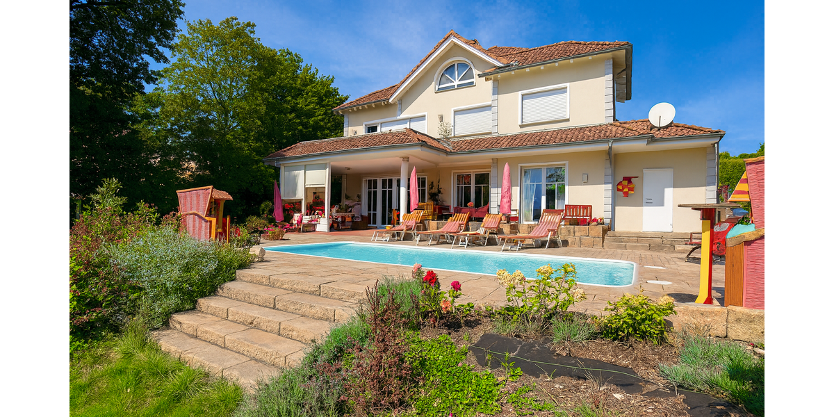 Einfamilienhaus Leichlingen - 9 Zimmer, 374 m&sup2;, 1.450.000&euro; | Angebot:26762379