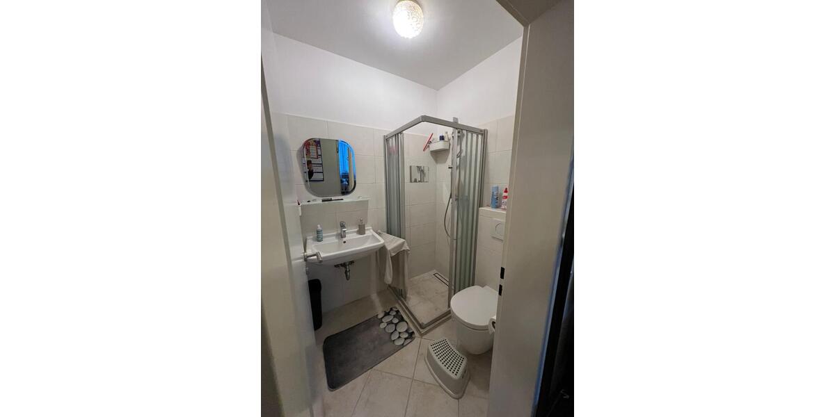 Hochparterre Neuss Gnadental - 1 Zimmer, 36 m&sup2;, 600&euro; | Angebot:27543936