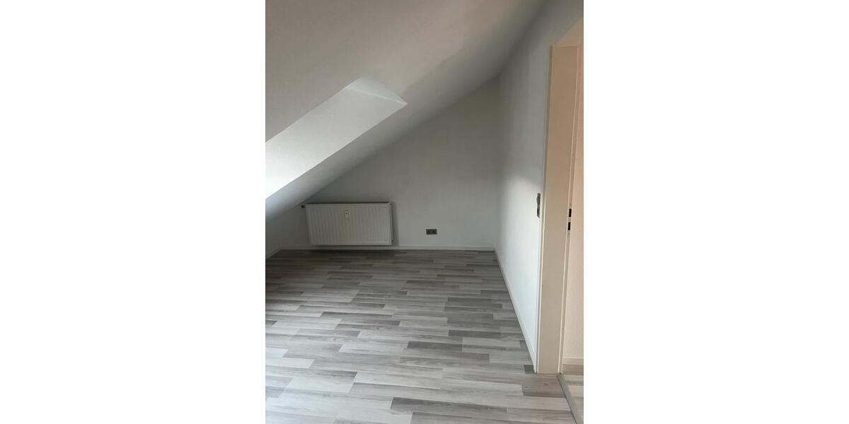 Dachgeschoßwohnung Wuppertal Elberfeld - 21 Zimmer, 27 m&sup2;, 54.000&euro; | Angebot:27534512