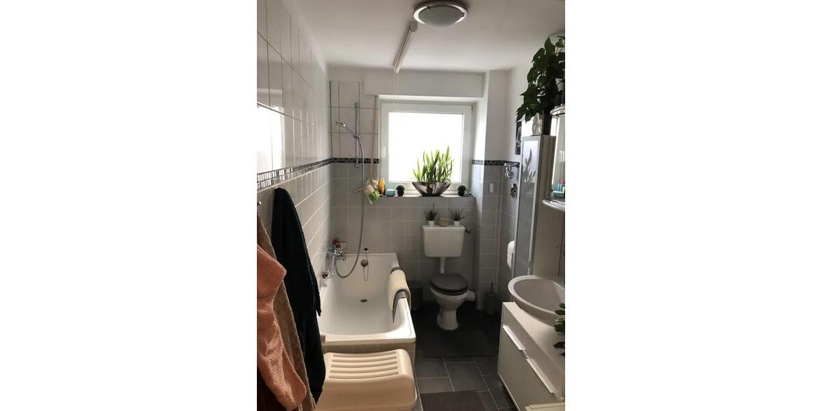 Erdgeschoßwohnung Remscheid - 2 Zimmer, 62 m&sup2;, 605&euro; | Angebot:25857331