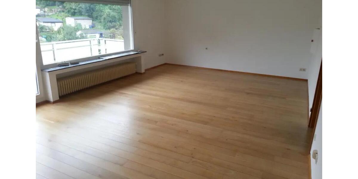 Maisonettenwohnung Solingen - 5 Zimmer, 125 m&sup2;, 1.200&euro; | Angebot:25852007