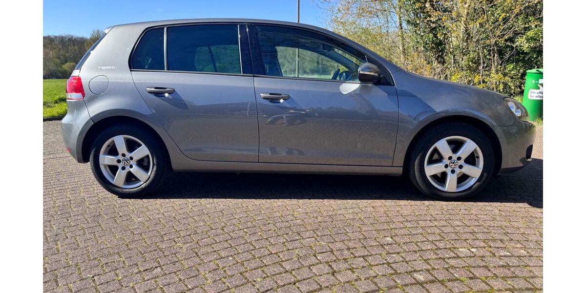 VW Golf 271.000 km 4.190 &euro; Dormagen / Nievenheim 41542