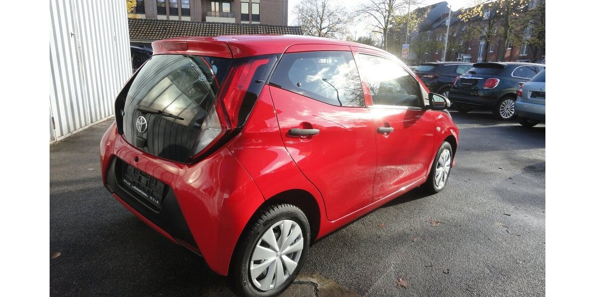 Toyota Aygo X x-Business-Paket 53 KW Klima 1.Hd 100.000 km 6.999 &euro; Neuss 41462