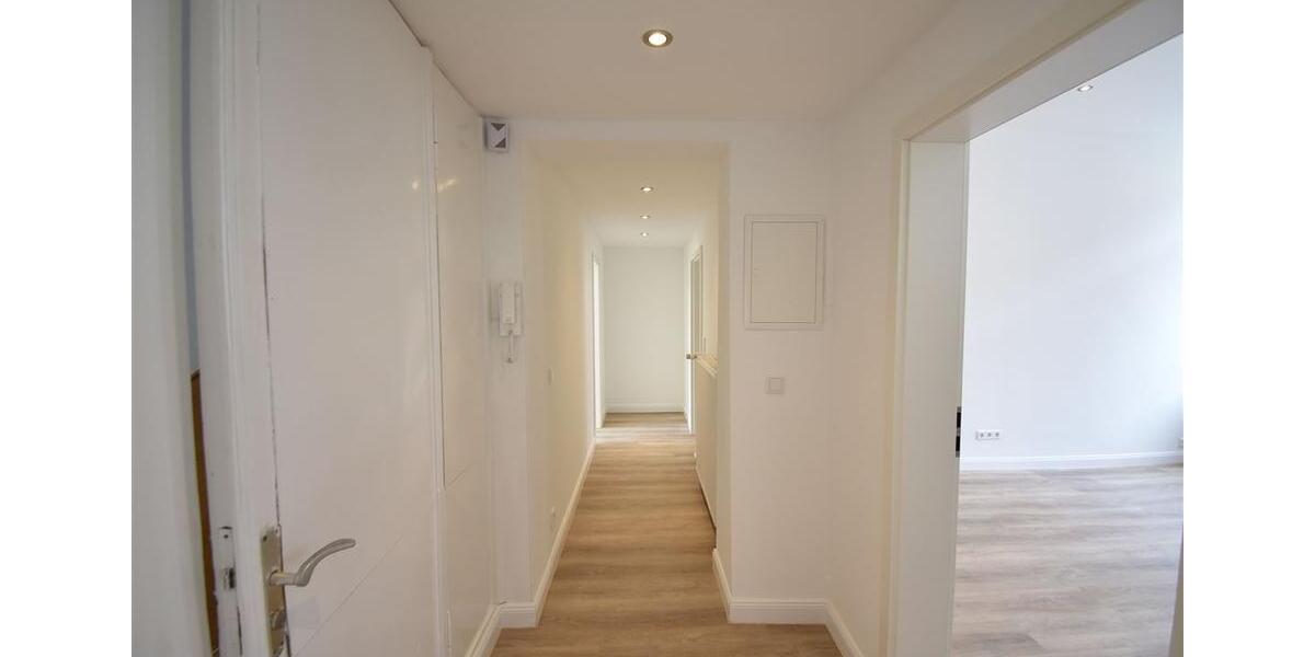 Etagenwohnung Krefeld - 2 Zimmer, 81 m&sup2;, 695&euro; | Angebot:21845411
