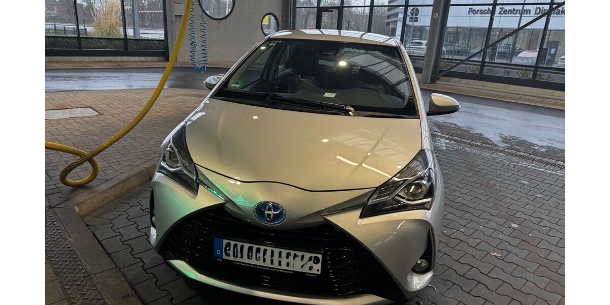 Toyota Yaris 75.600 km 11.900 &euro; Duisburg 47167
