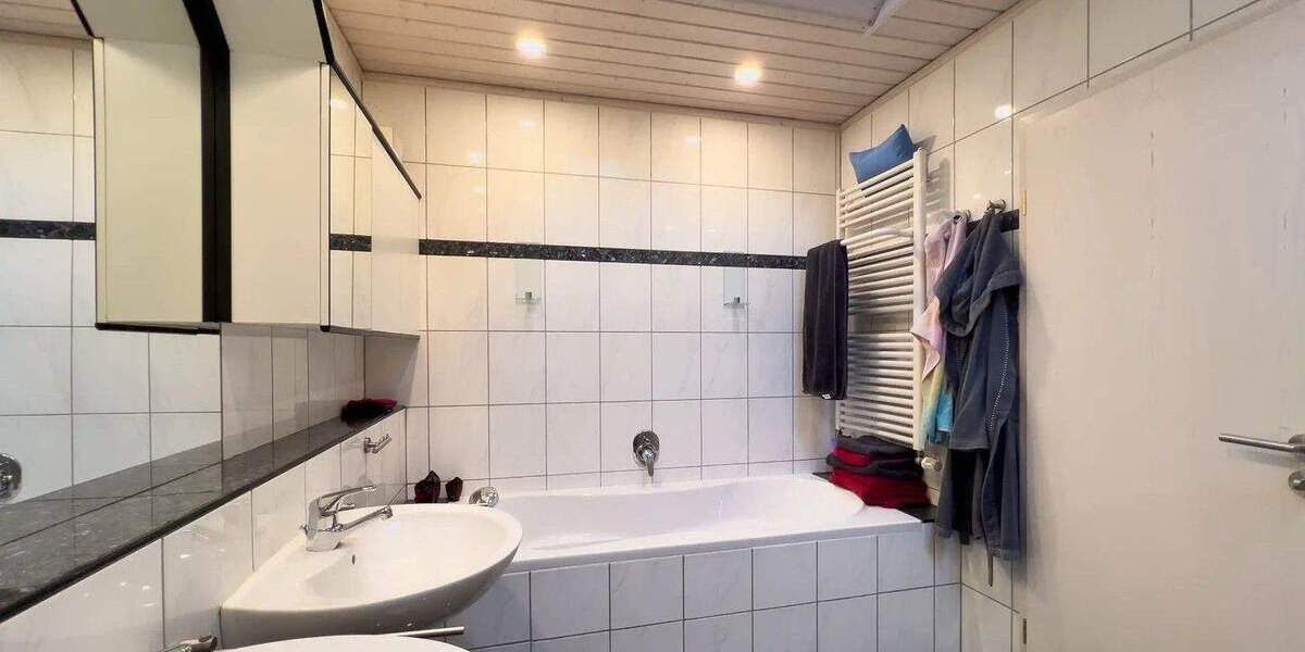 Doppelhaushälfte Solingen Höhscheid - 6 Zimmer, 171 m&sup2;, 519.000&euro; | Angebot:25698476